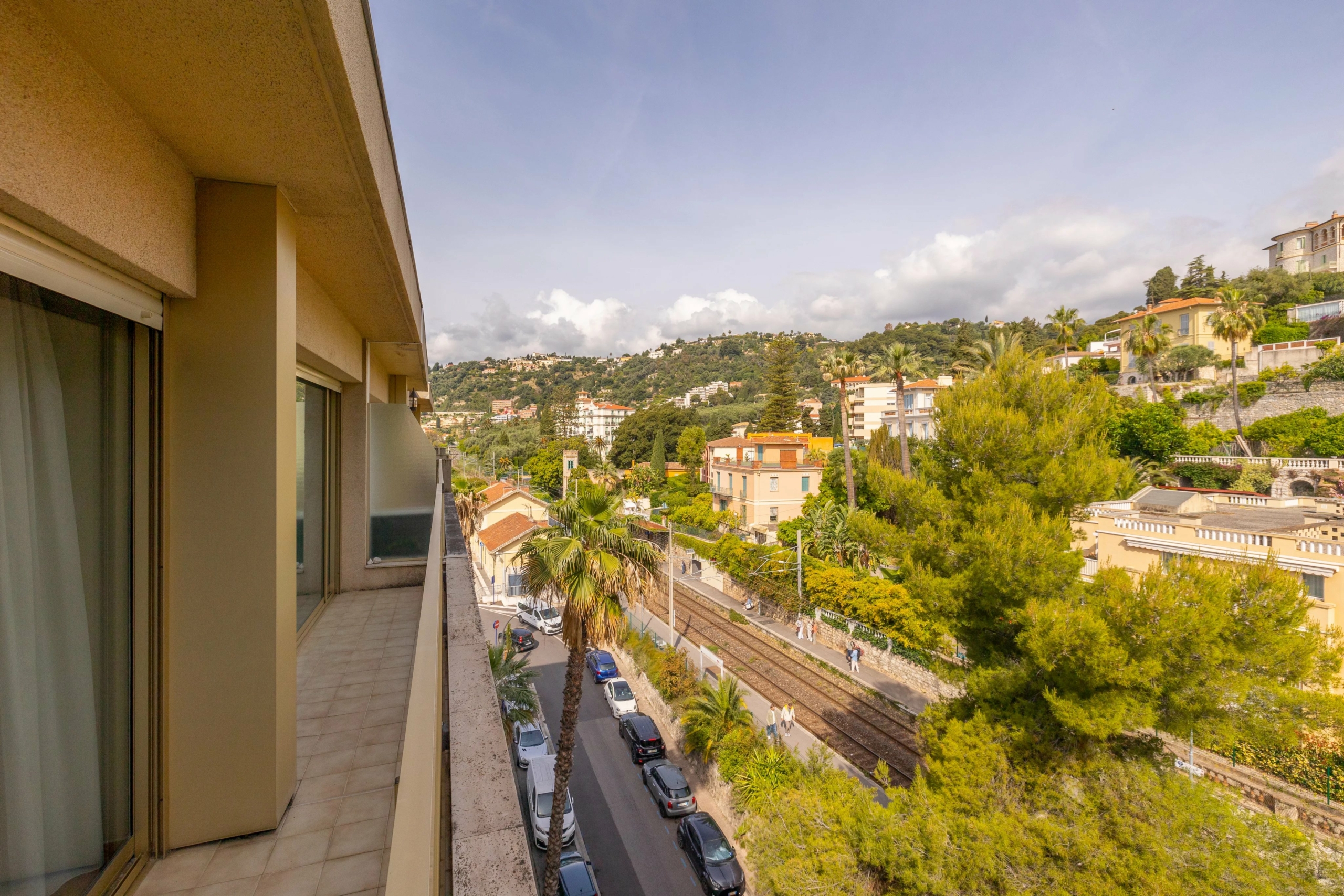 MENTON GARAVAN – APPARTEMENT 3 PIECES BORD DE MER, VUE MER