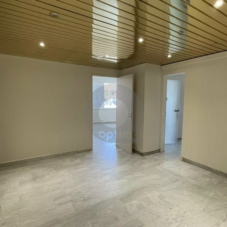 Menton secteur gare sncf : à louer local commercial en rdc