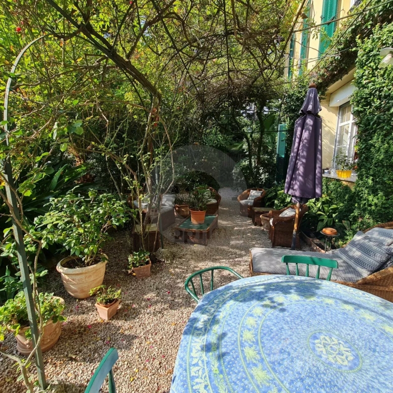 GRANDE VILLA ROQUEBRUNE CAP MARTIN PISCINE POOL HOUSE