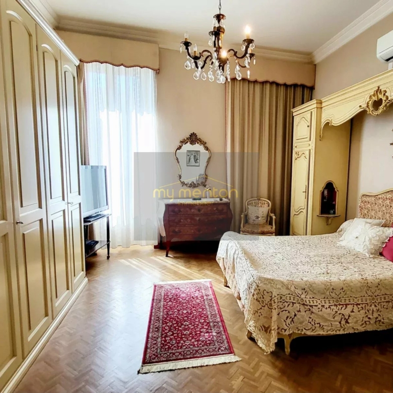 MENTON CENTRE ;  Appartement Bourgeois Front de mer
