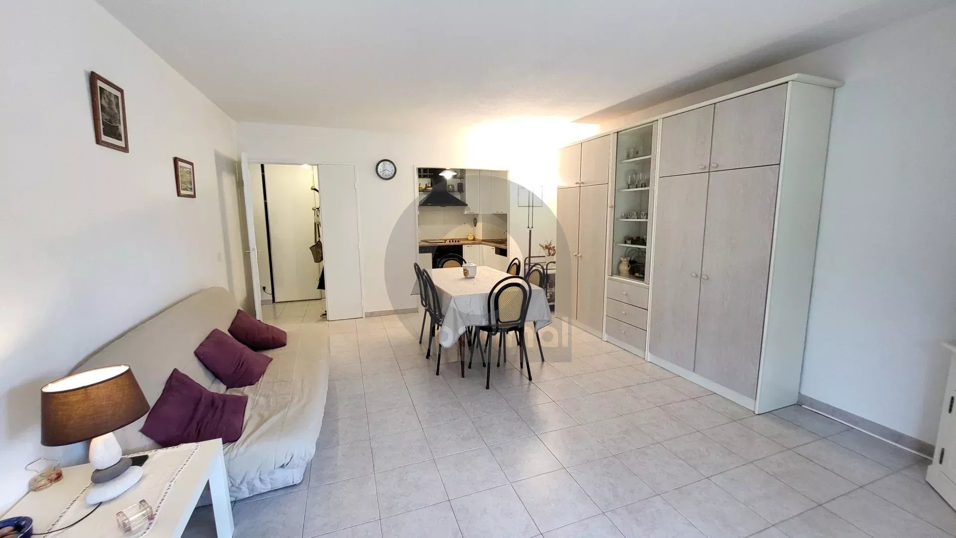 Menton Bas-Borrigo  –  grand 2 Pièces avec terrasse, garage et cave.