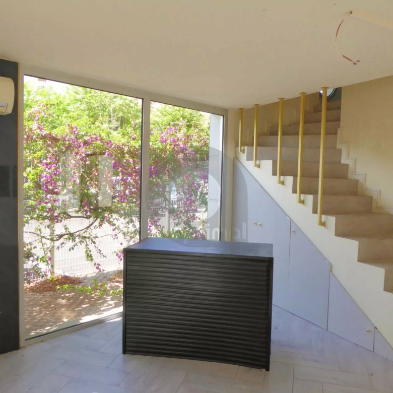 MENTON EXCLUSIVITE LOCAUX PROFESSIONNELS 212 M2