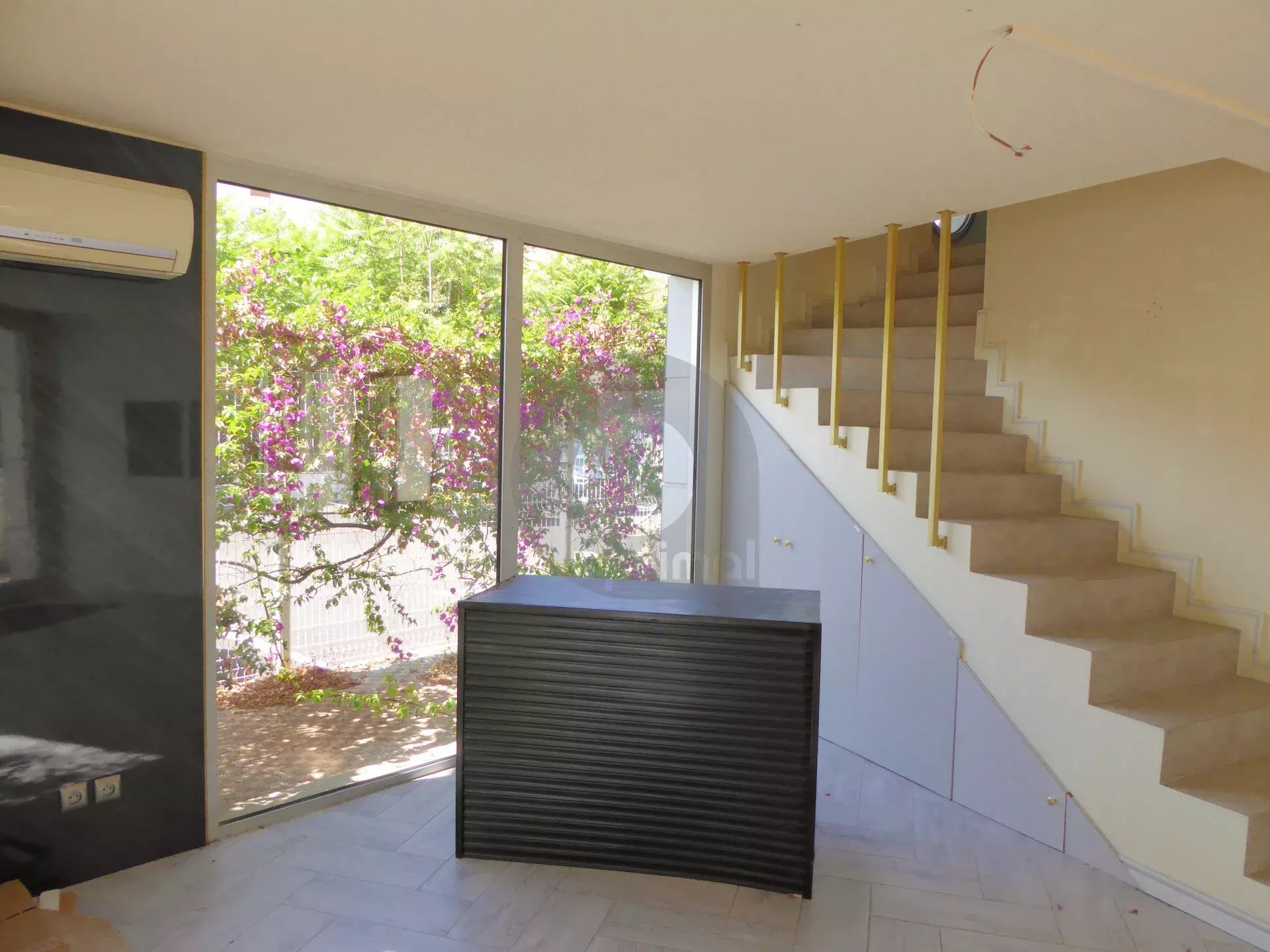 MENTON EXCLUSIVITE LOCAUX PROFESSIONNELS 212 M2