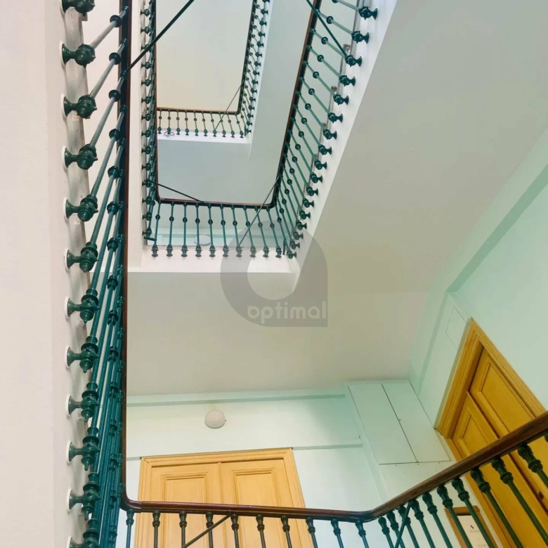 SUPERBE APPARTEMENT DE 5 PIECES – centre ville
