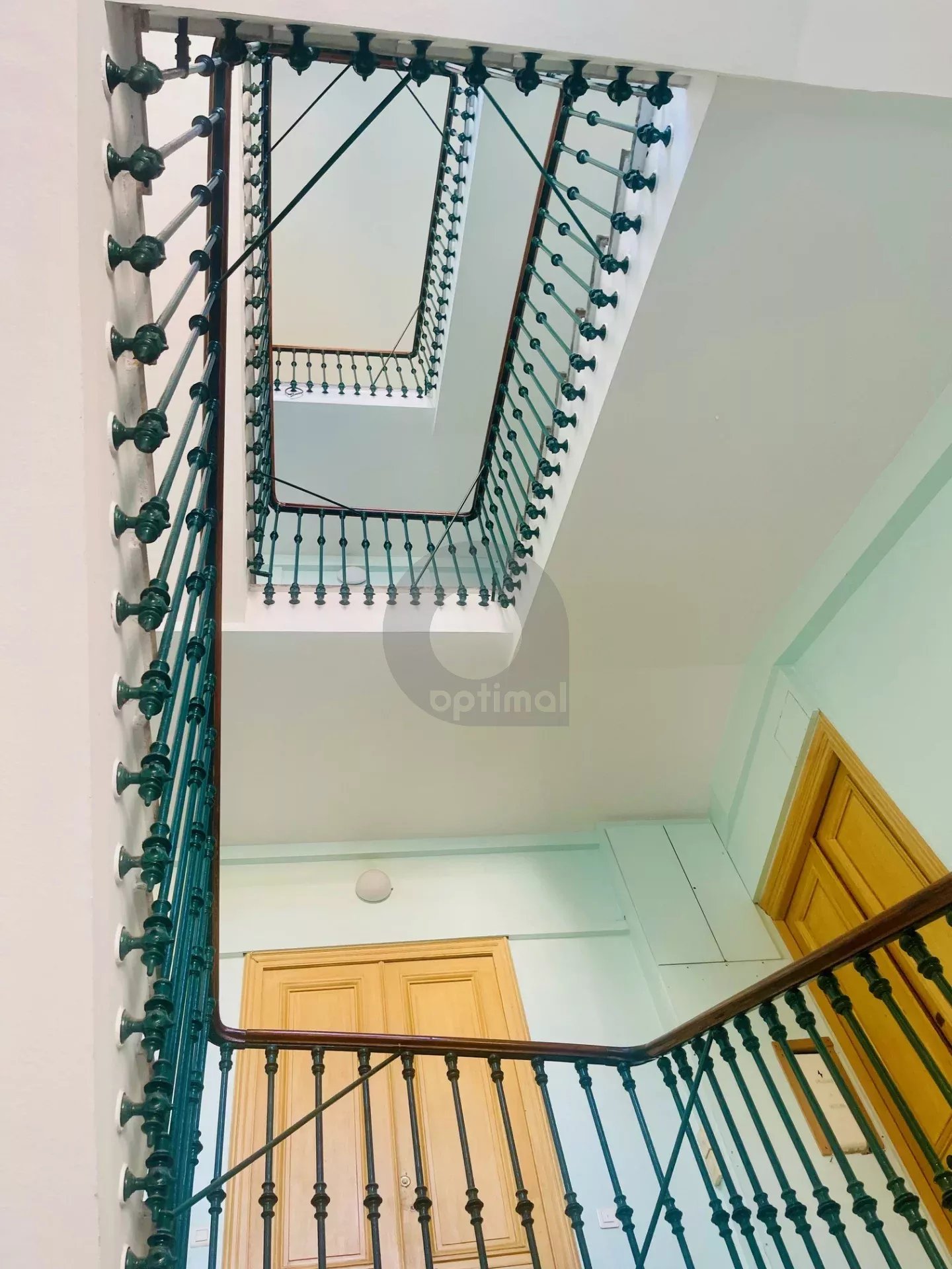 SUPERBE APPARTEMENT DE 5 PIECES – centre ville