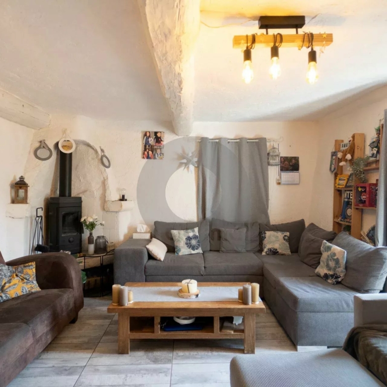 APPARTEMENT CASTELLAR 5 PIECES TRIPLEX