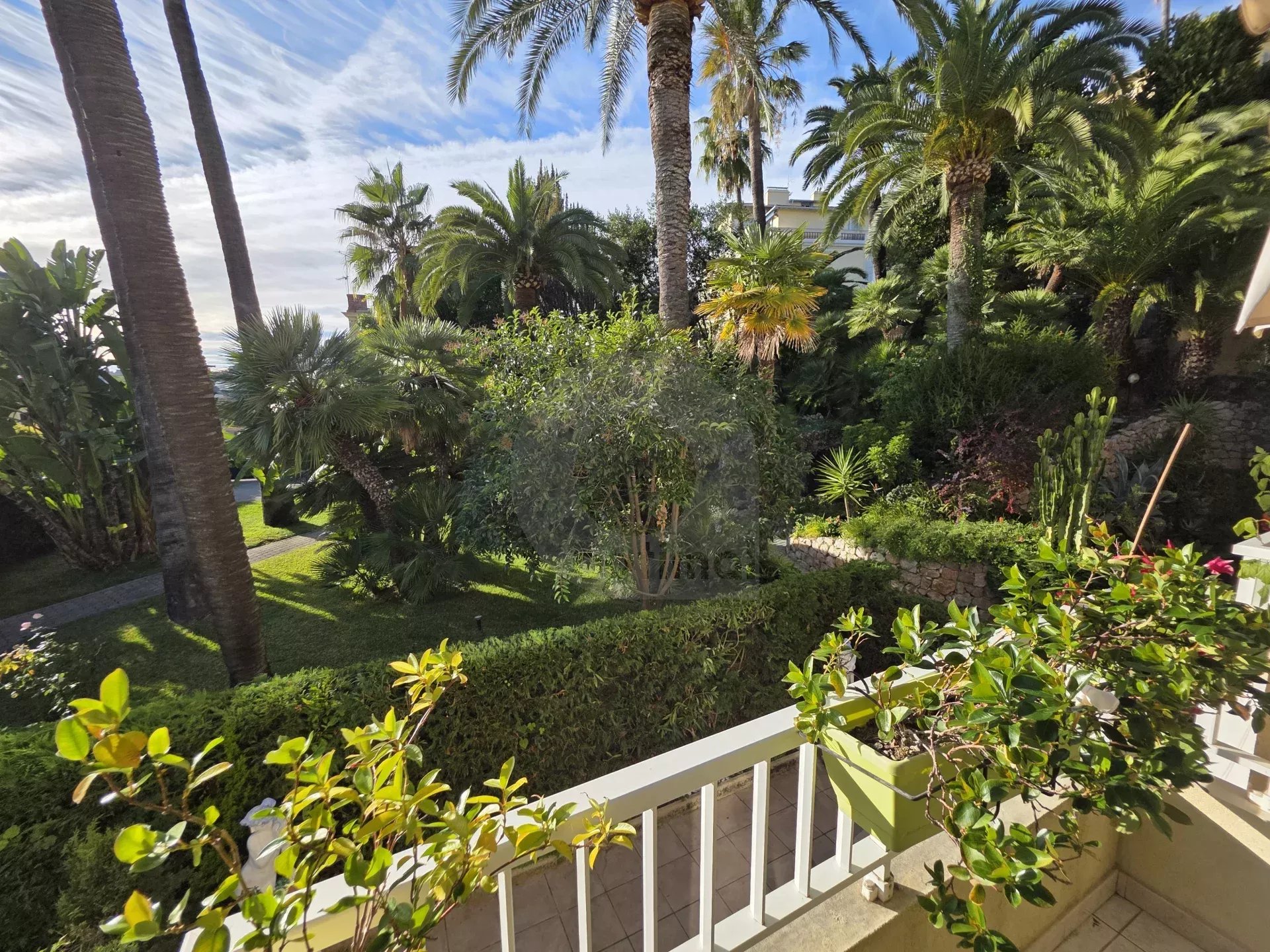 698fe951ed2623791b5fff2f7c3ee245_84ba484e95_1920-original-171719-0.jpg BEAU QUATRE PIECES TERRASSE DOUBLE GARAGE MENTON GARAVAN
