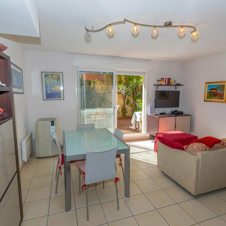 Charmant duplex 3 pièces avec terrasse et parking – Menton centre