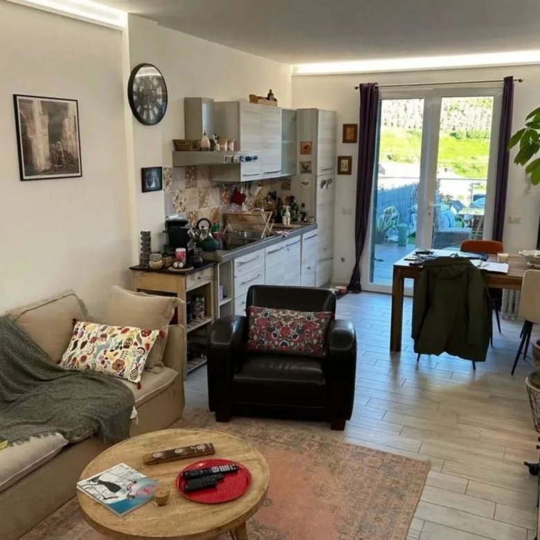 Charmant 2 pièces avec jardin et vue mer à Latte