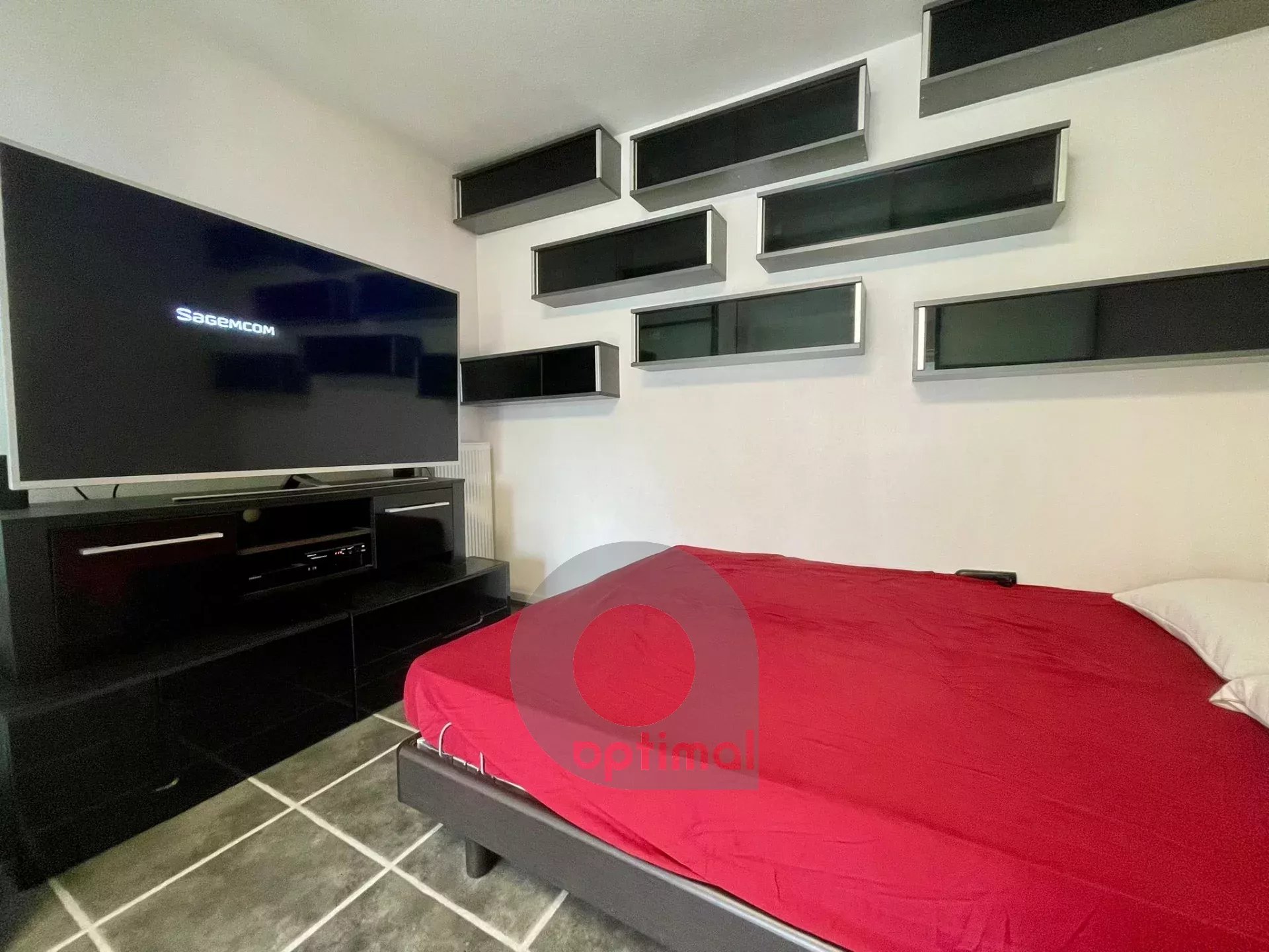 Proche Eze VIllage, 3 p en RDJ, terrasse/jardin garage