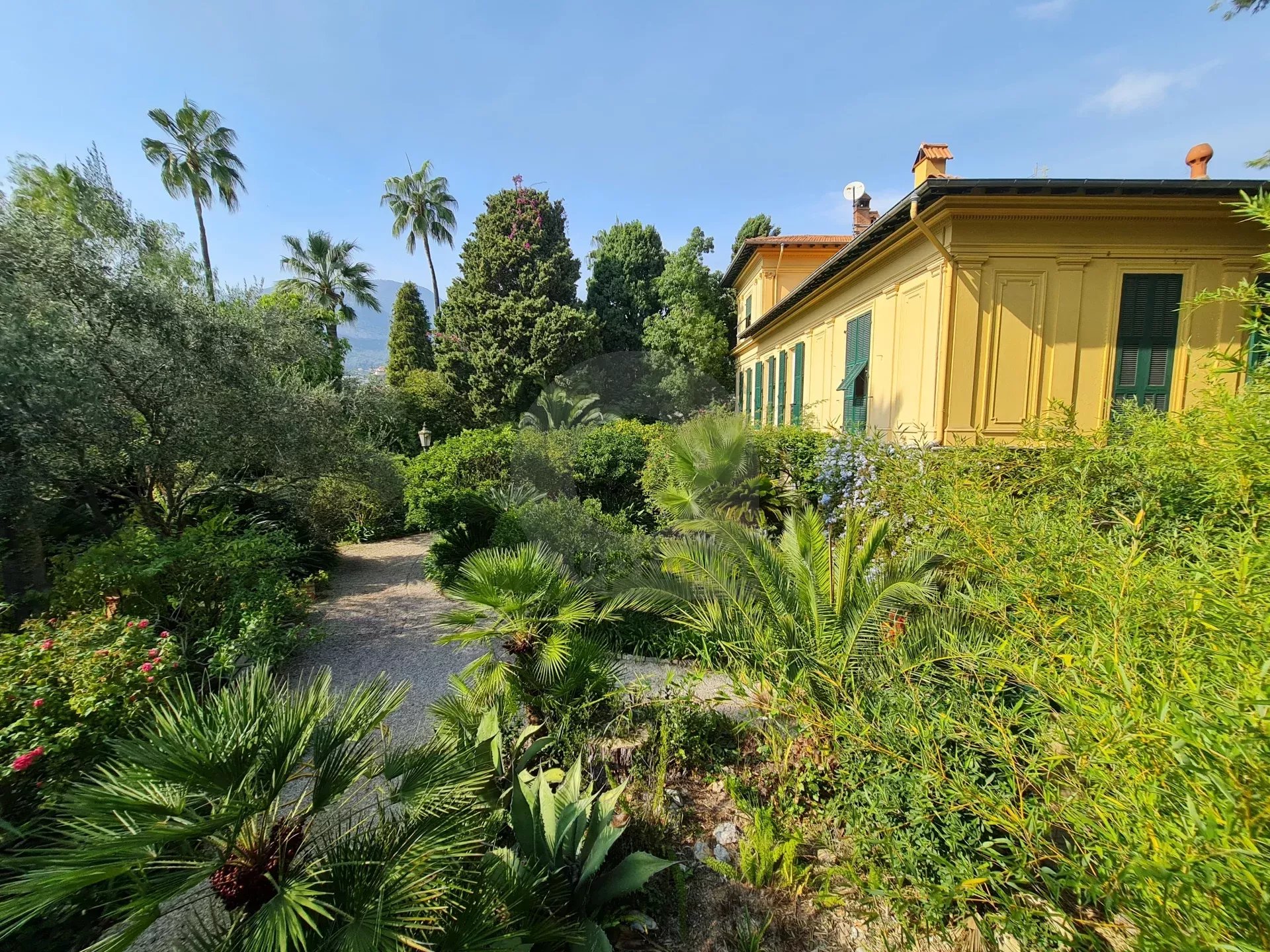 GRANDE VILLA ROQUEBRUNE CAP MARTIN PISCINE POOL HOUSE