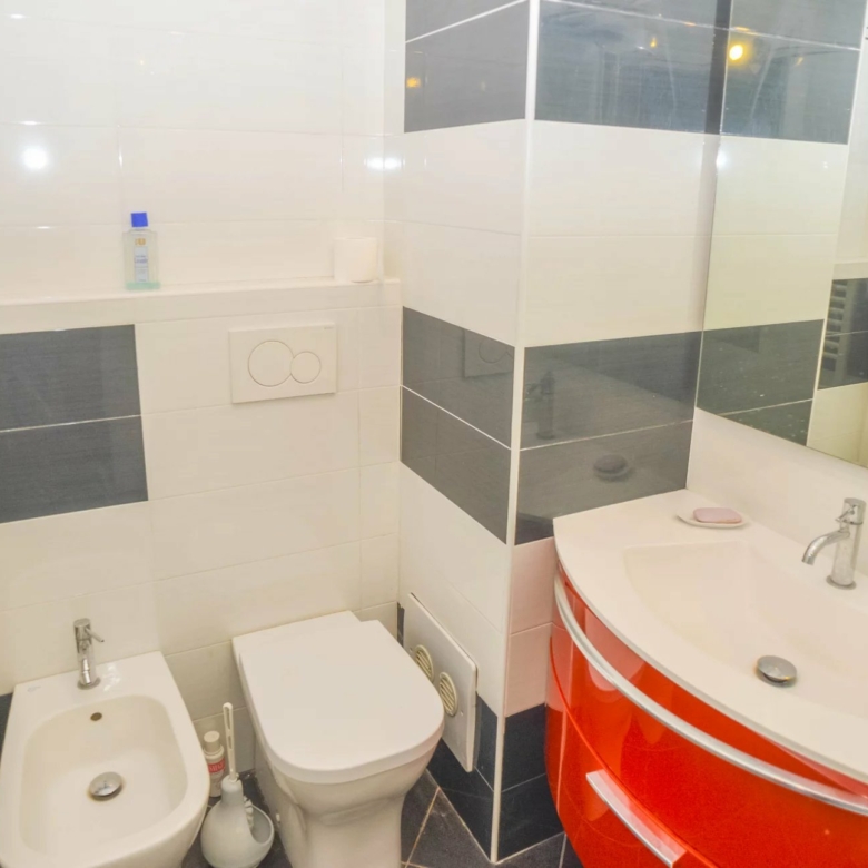 Menton – appartement trois pièces front de mer à Garavan