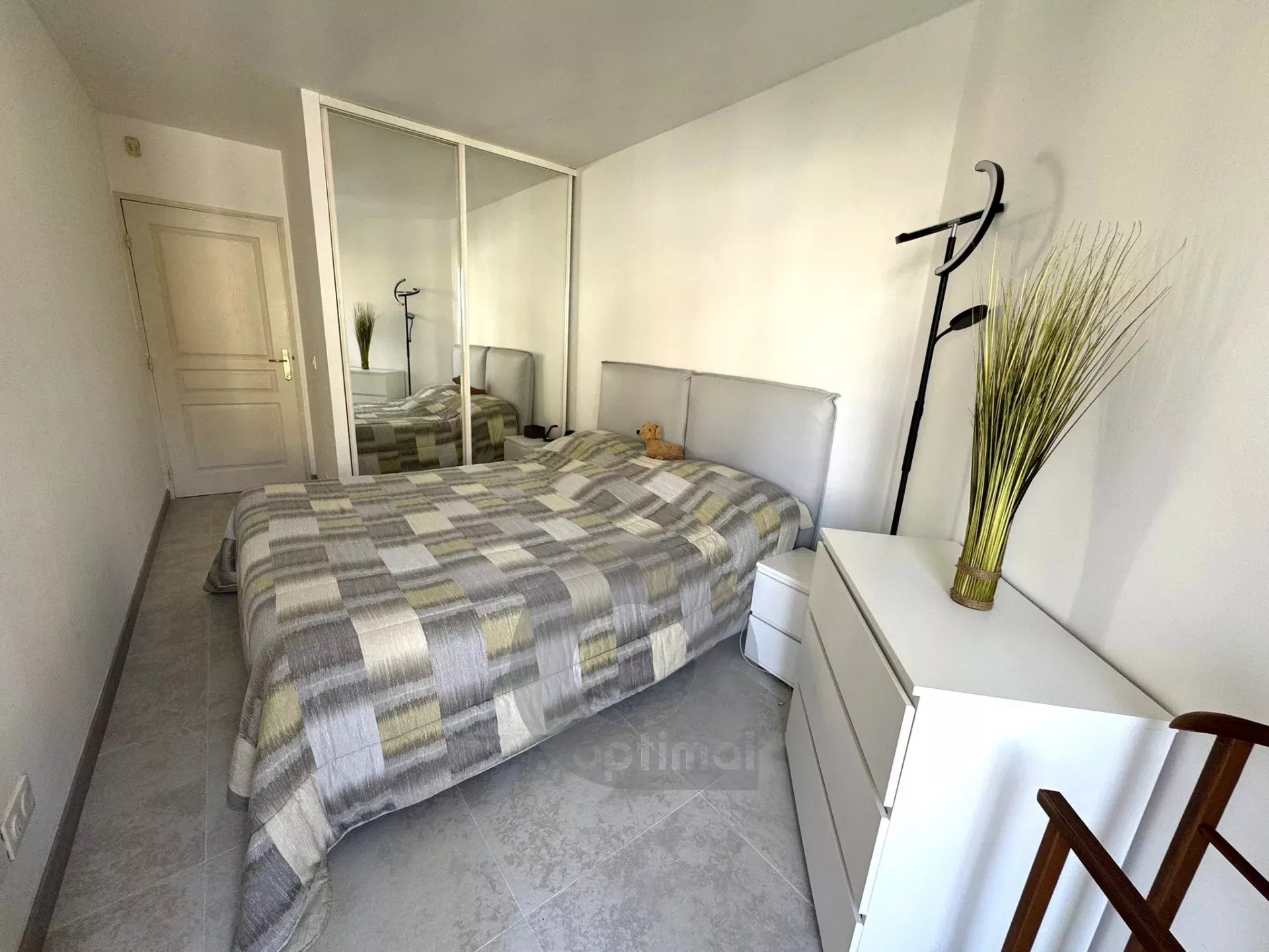 Menton centre, bord de mer, agreable 2 p avec terrasse