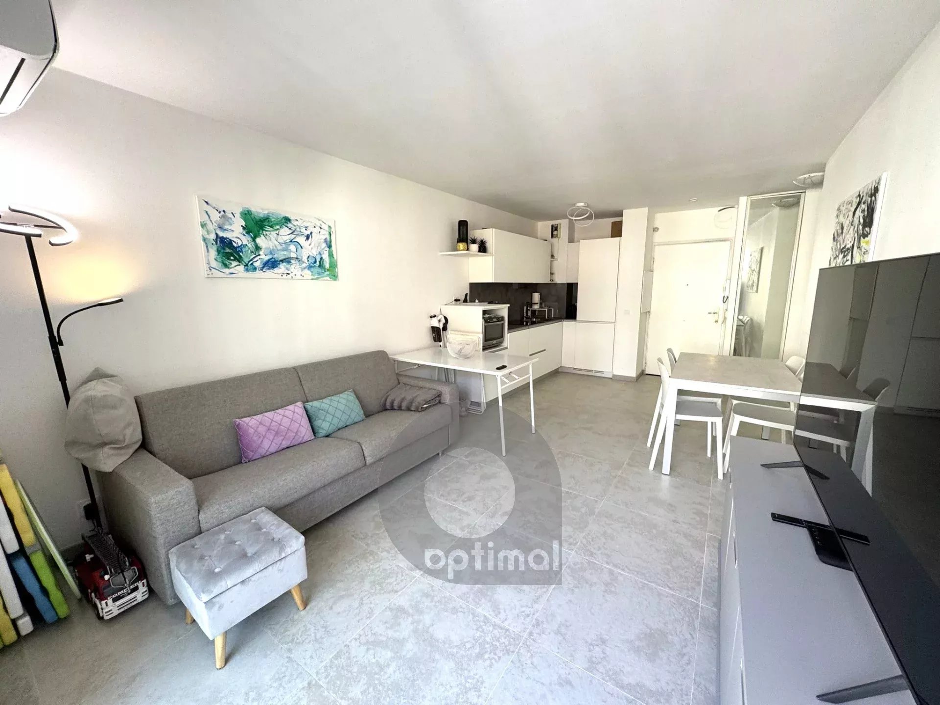 Menton centre, bord de mer, agreable 2 p avec terrasse