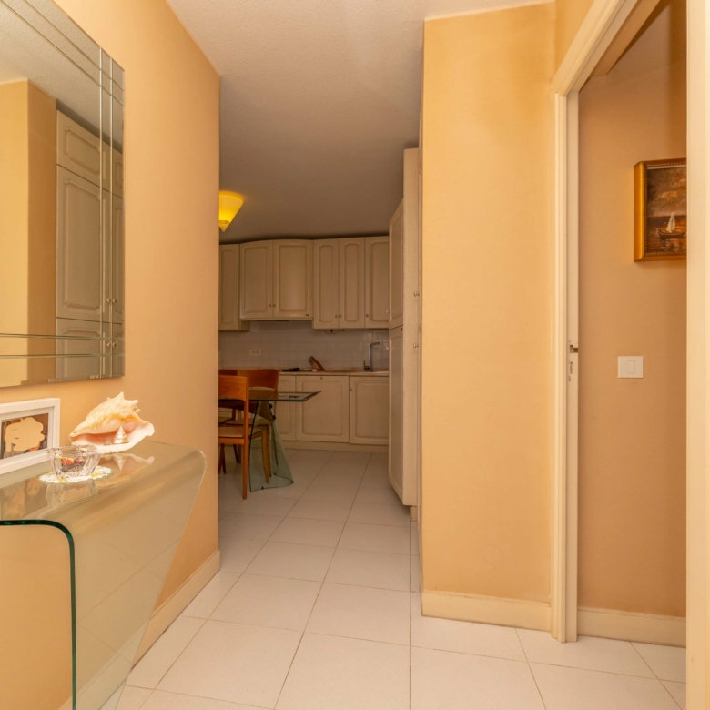 MENTON GARAVAN – APPARTEMENT 3 PIECES BORD DE MER, VUE MER