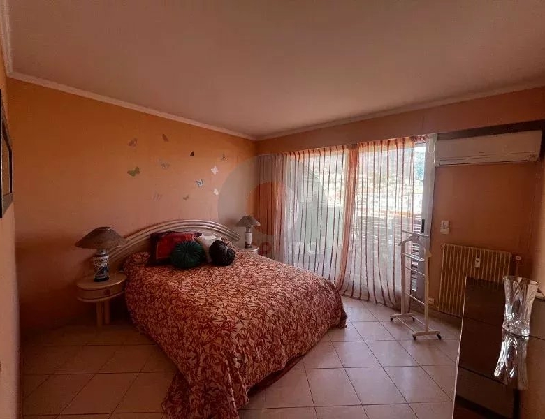 RARE – DERNIER ETAGE