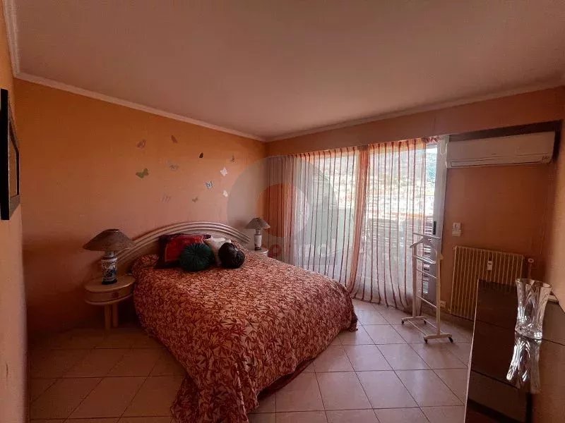 RARE – DERNIER ETAGE