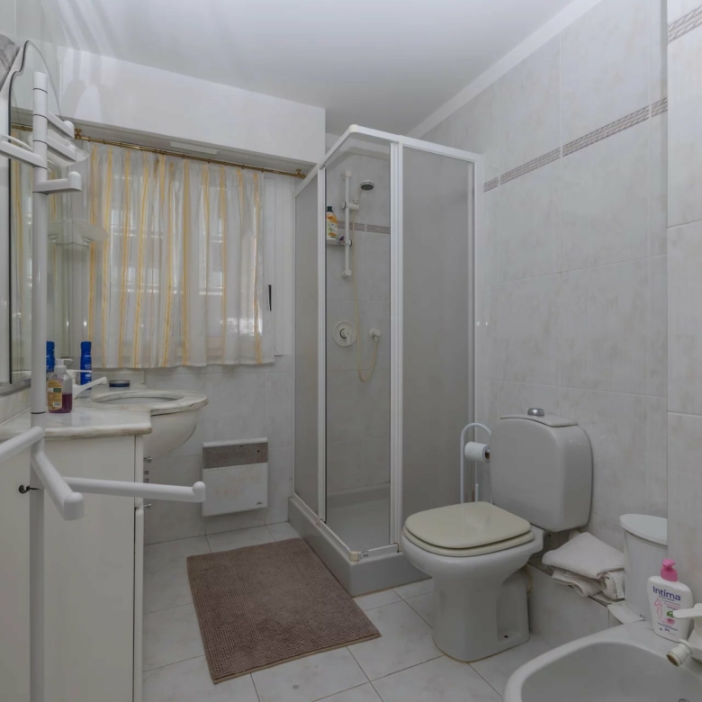 ROQUEBRUNE CAP-MARTIN – APPARTEMENT TROIS PIECES AVEC GRANDE TERRASSE, DEPENDANCE, CAVE ET PARKING