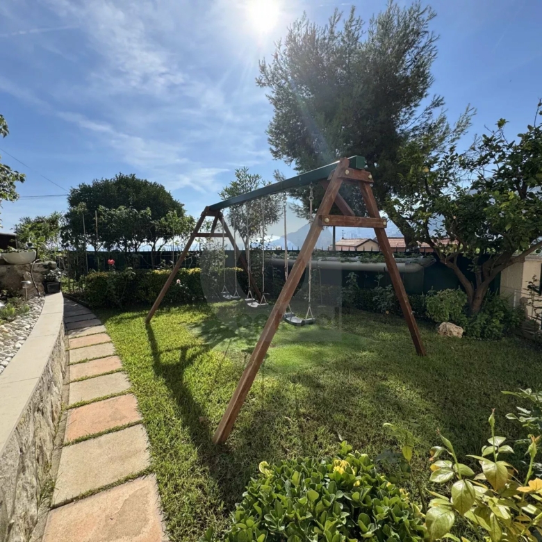 VILLA ROQUEBRUNE VUE MER EXCELLENT ÉTAT TERRASSE JARDIN GARAGE