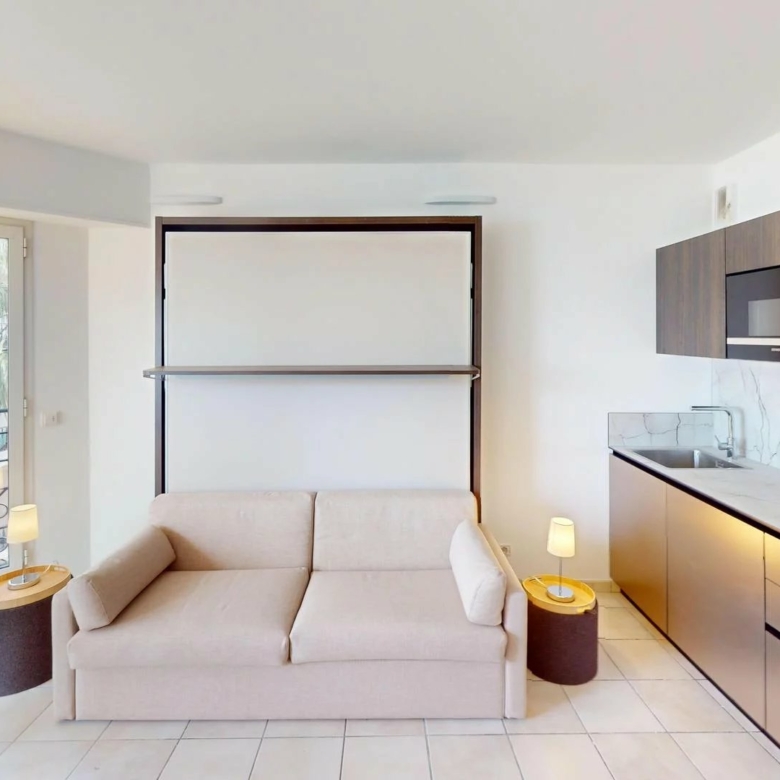 Magnifique studio avec balcon vue mer et garage plein centre de Menton