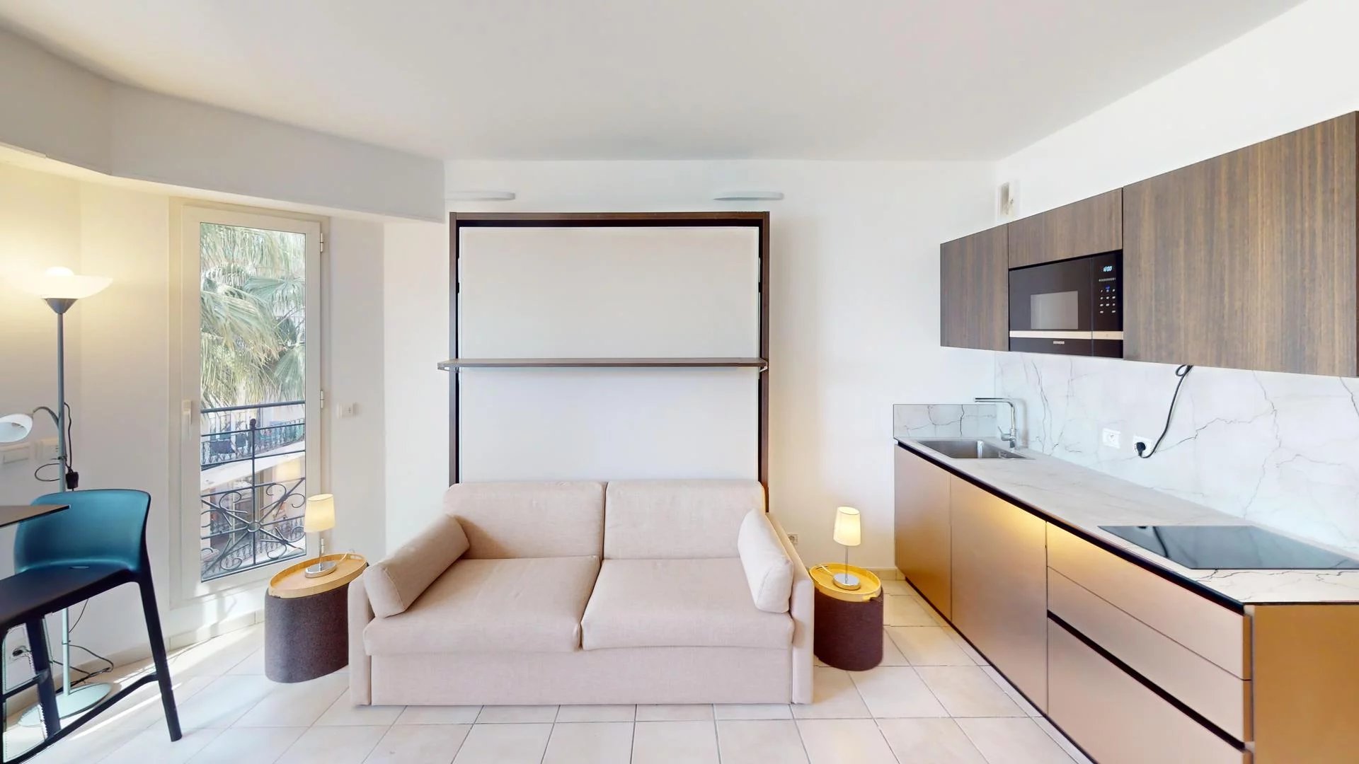 Magnifique studio avec balcon vue mer et garage plein centre de Menton