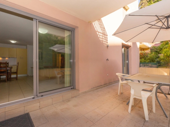 Bel appartement 2 pièces avec terrasse à Menton Garavan