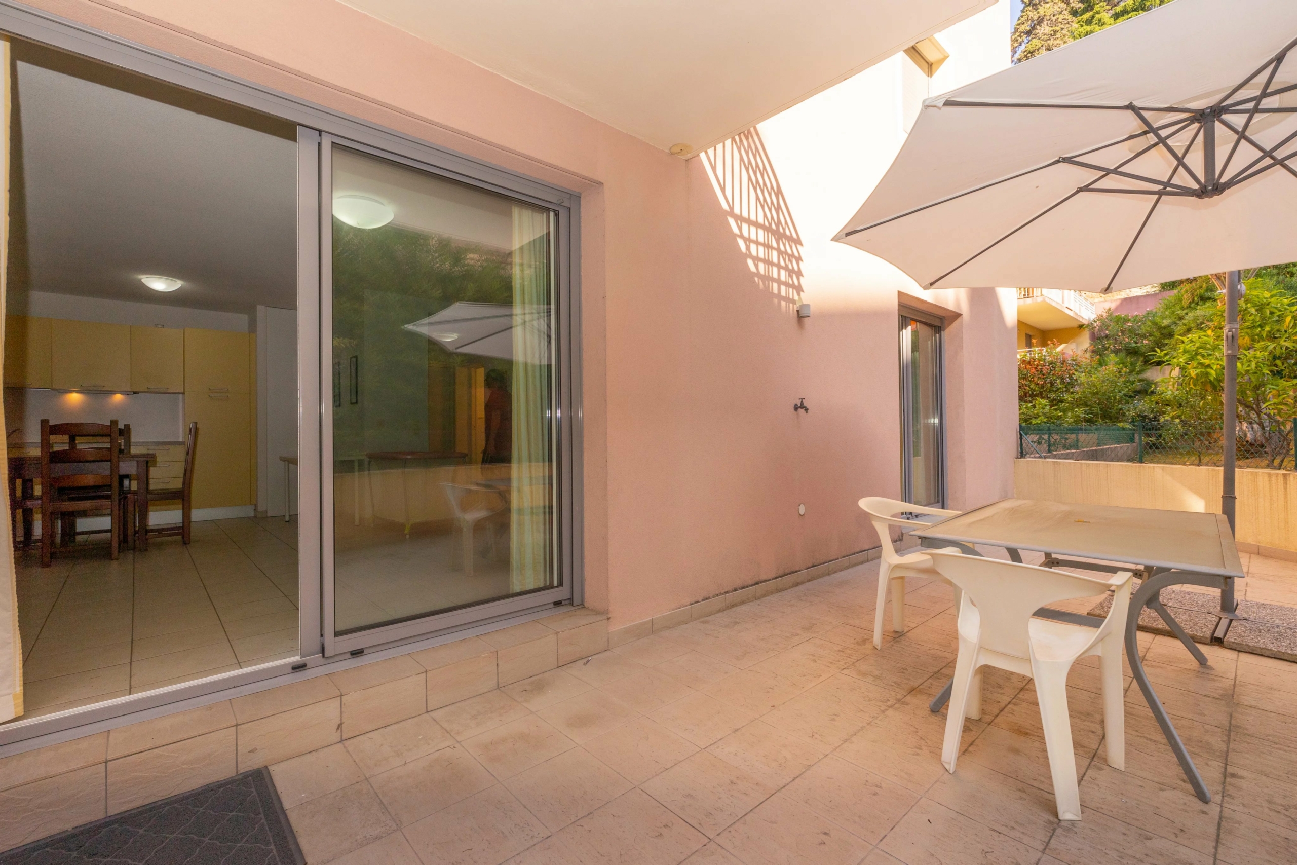 Appartement 3 pièces avec grande terrasse à Menton