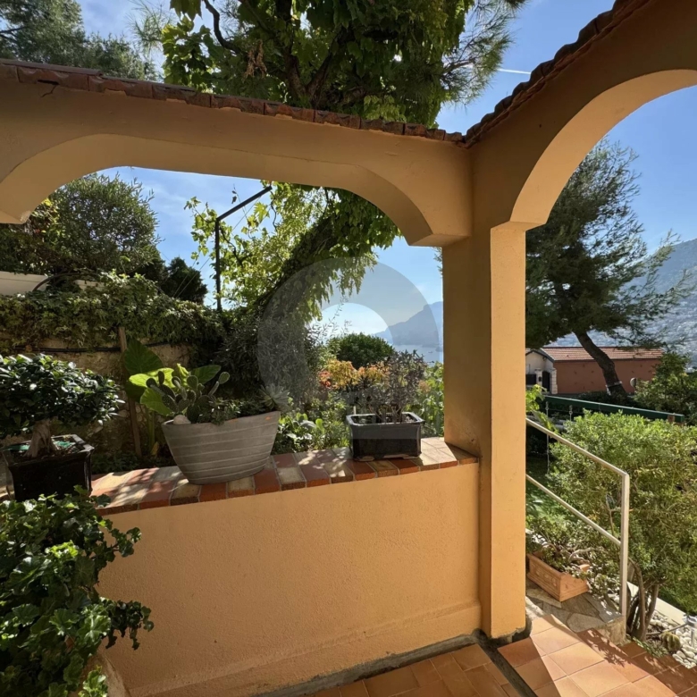 VILLA ROQUEBRUNE VUE MER EXCELLENT ÉTAT TERRASSE JARDIN GARAGE