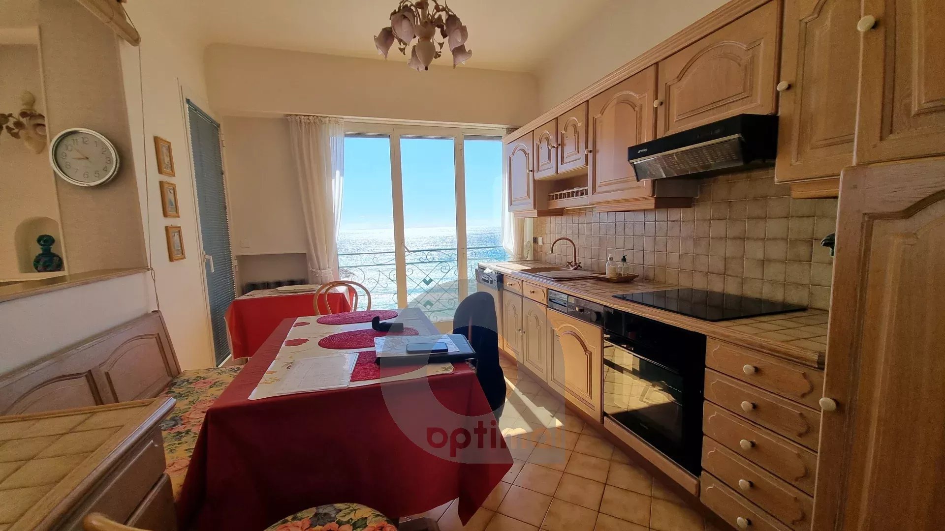 Menton – Bord et face mer,  appartement vue mer exceptionnelle.