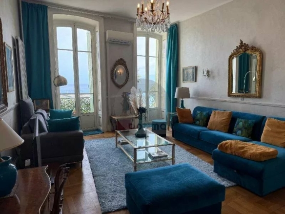 Appartement d’exception – Centre de Menton / Front de Mer
