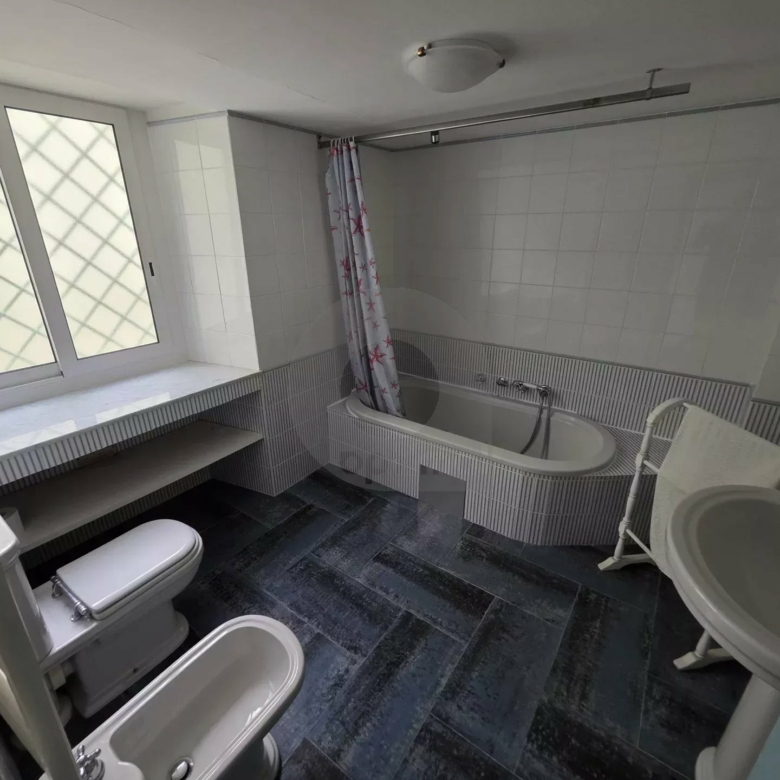 APPARTEMENT BOURGEOIS ORIGINAL MENTON GARAVAN GARAGE