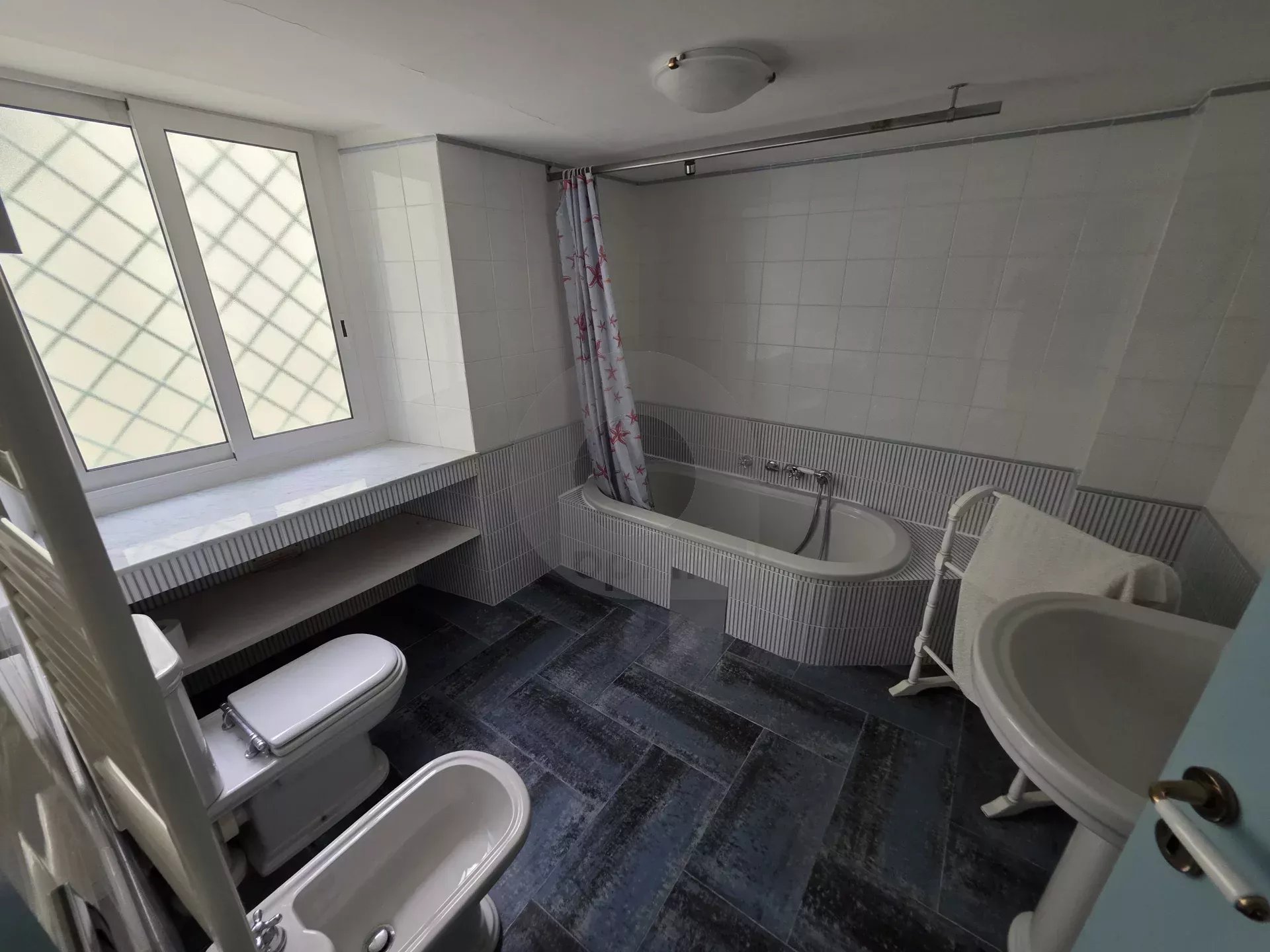 APPARTEMENT BOURGEOIS ORIGINAL MENTON GARAVAN GARAGE