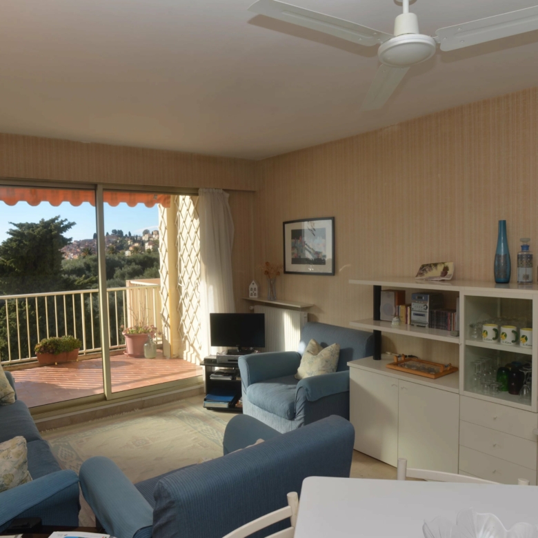 MENTON GARAVAN – 3 pièces dernier étage avec terrasse vue mer cave et garage