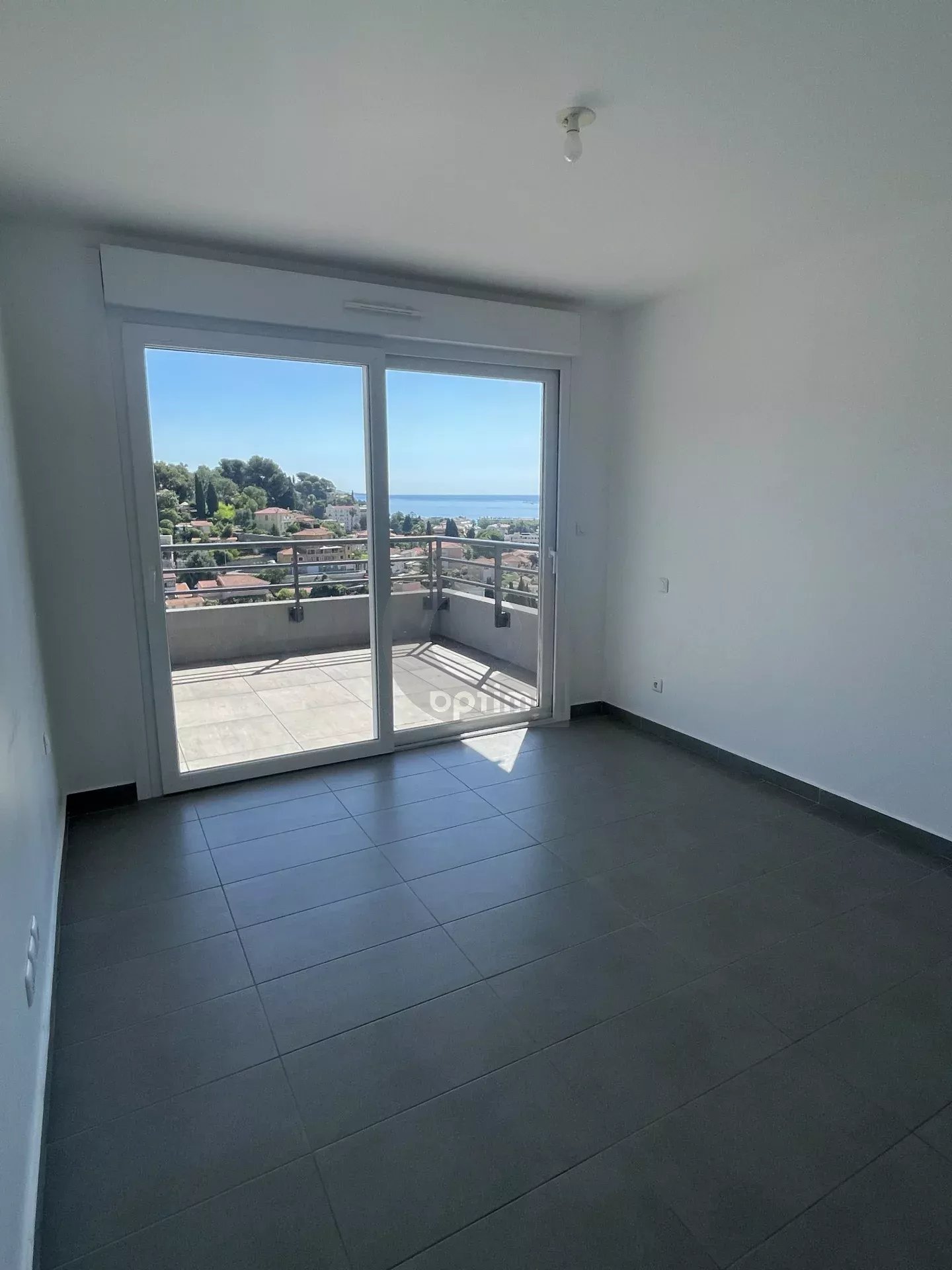 A LOUER : RCM – 2P TERRASSE VUE MER PARKING
