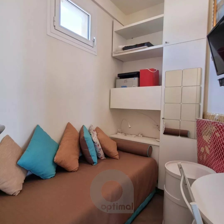 Menton – Bord et face mer, deux appartements d’exception avec solarium panoramique, vue mer et montagne exceptionnelle.