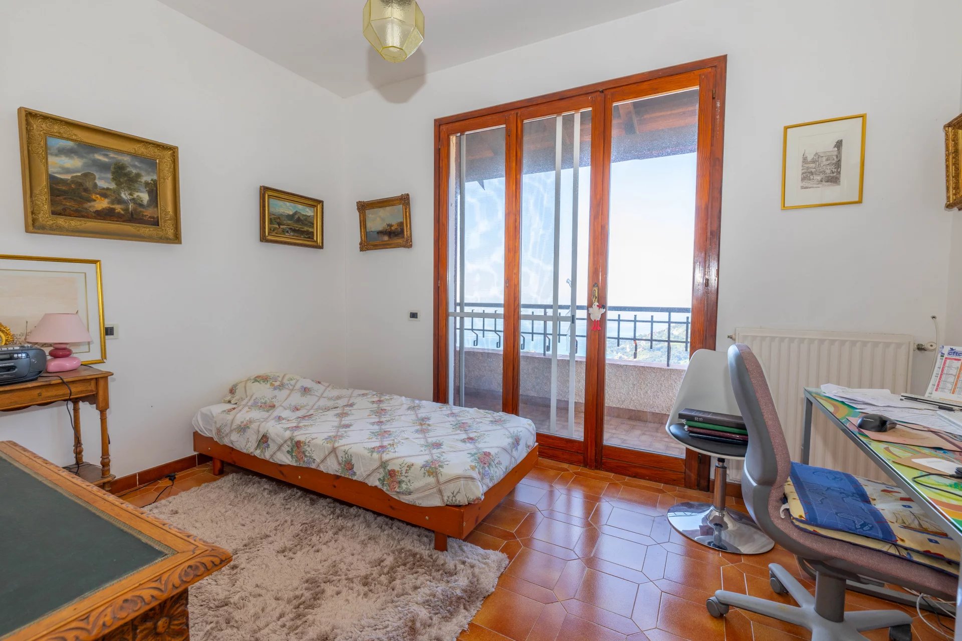 Charmante villa à San Lorenzo avec vue panoramique sur la mer et les montagnes