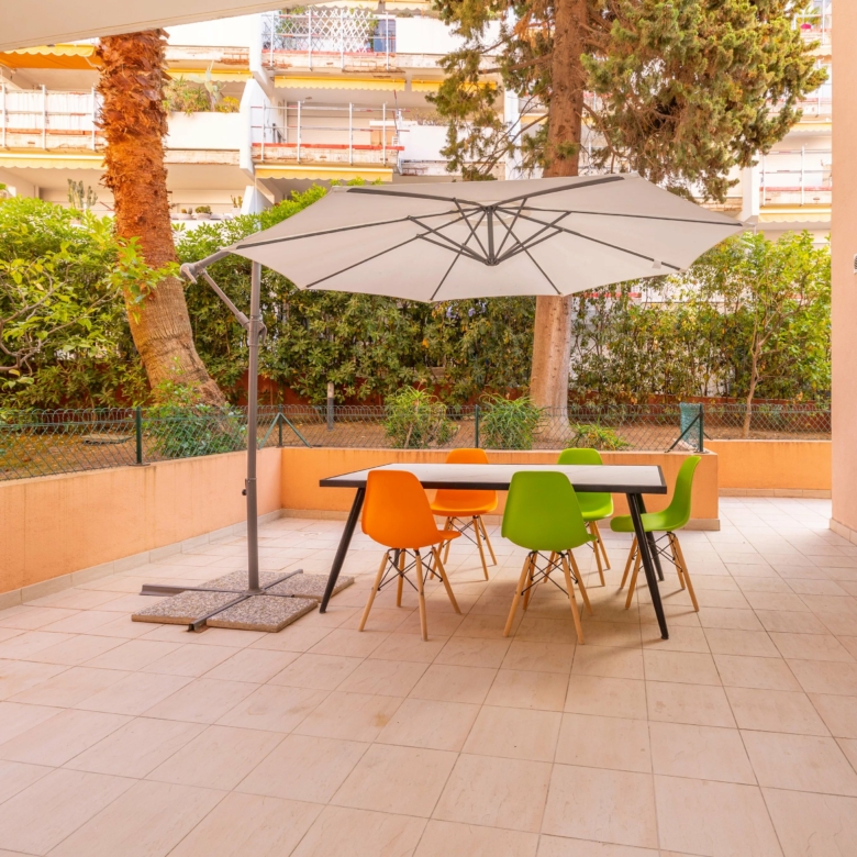 Appartement 3 pièces avec grande terrasse à Menton