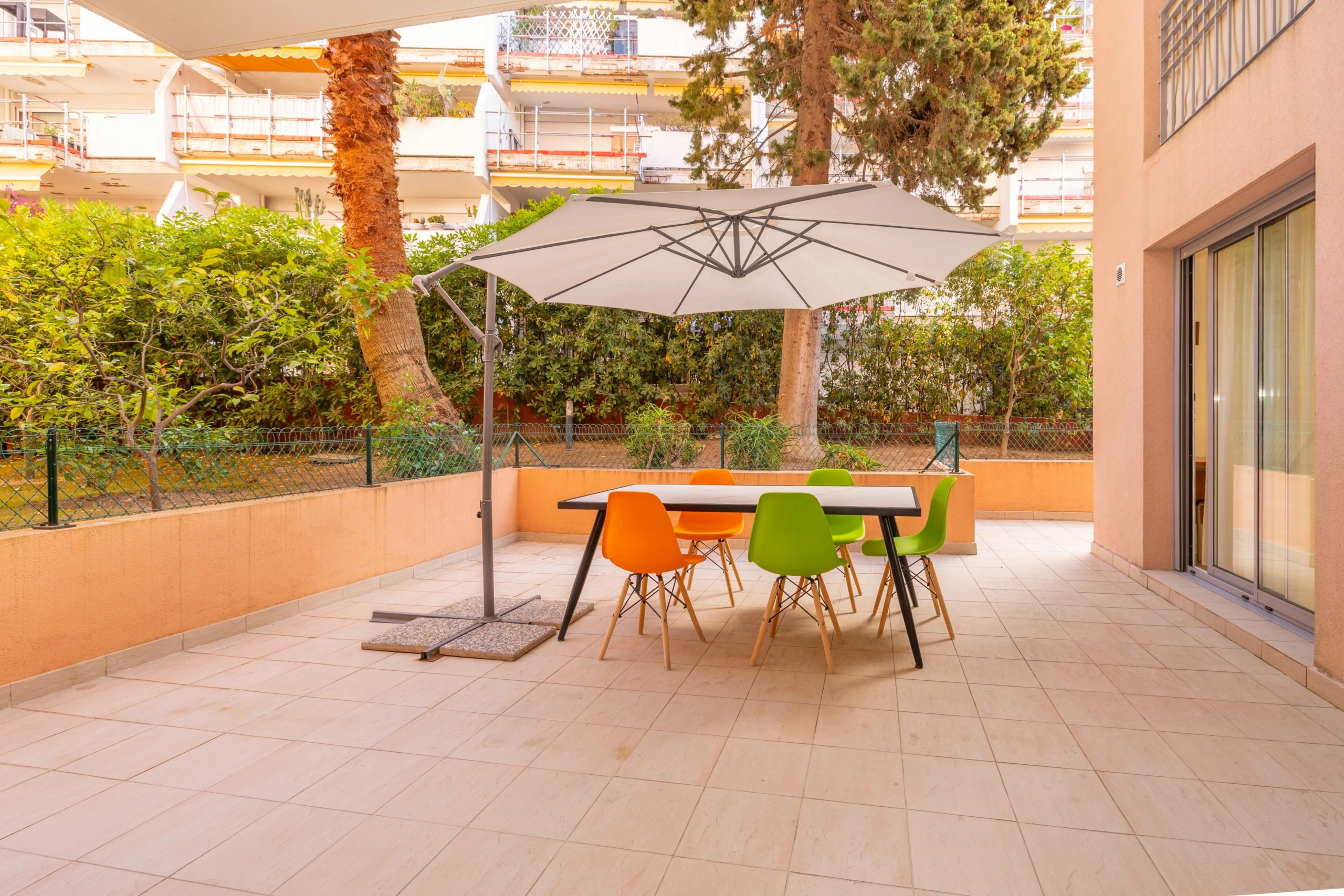 Appartement 3 pièces avec grande terrasse à Menton