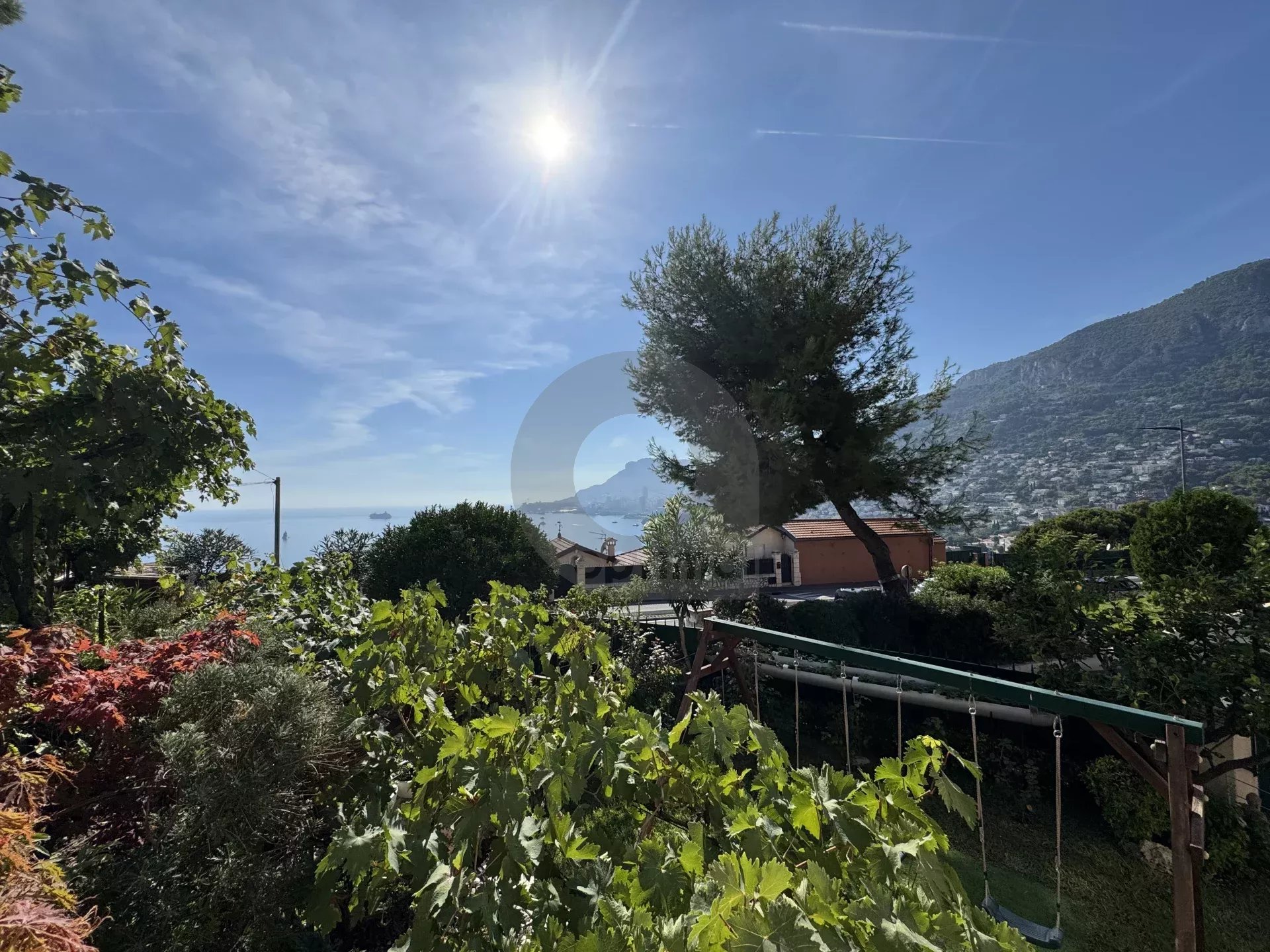 VILLA ROQUEBRUNE VUE MER EXCELLENT ÉTAT TERRASSE JARDIN GARAGE