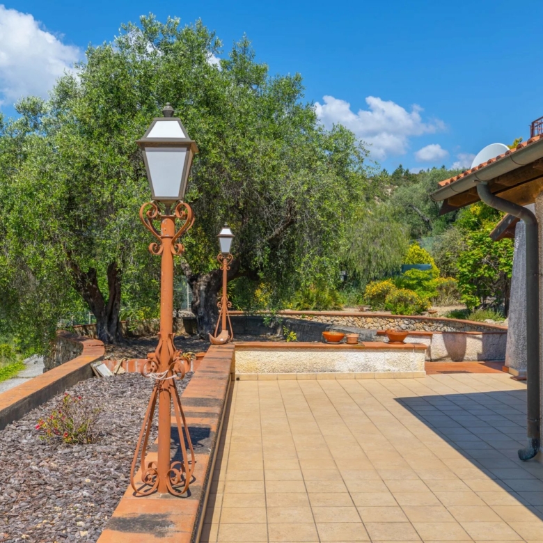 Charmante villa à San Lorenzo avec vue panoramique sur la mer et les montagnes