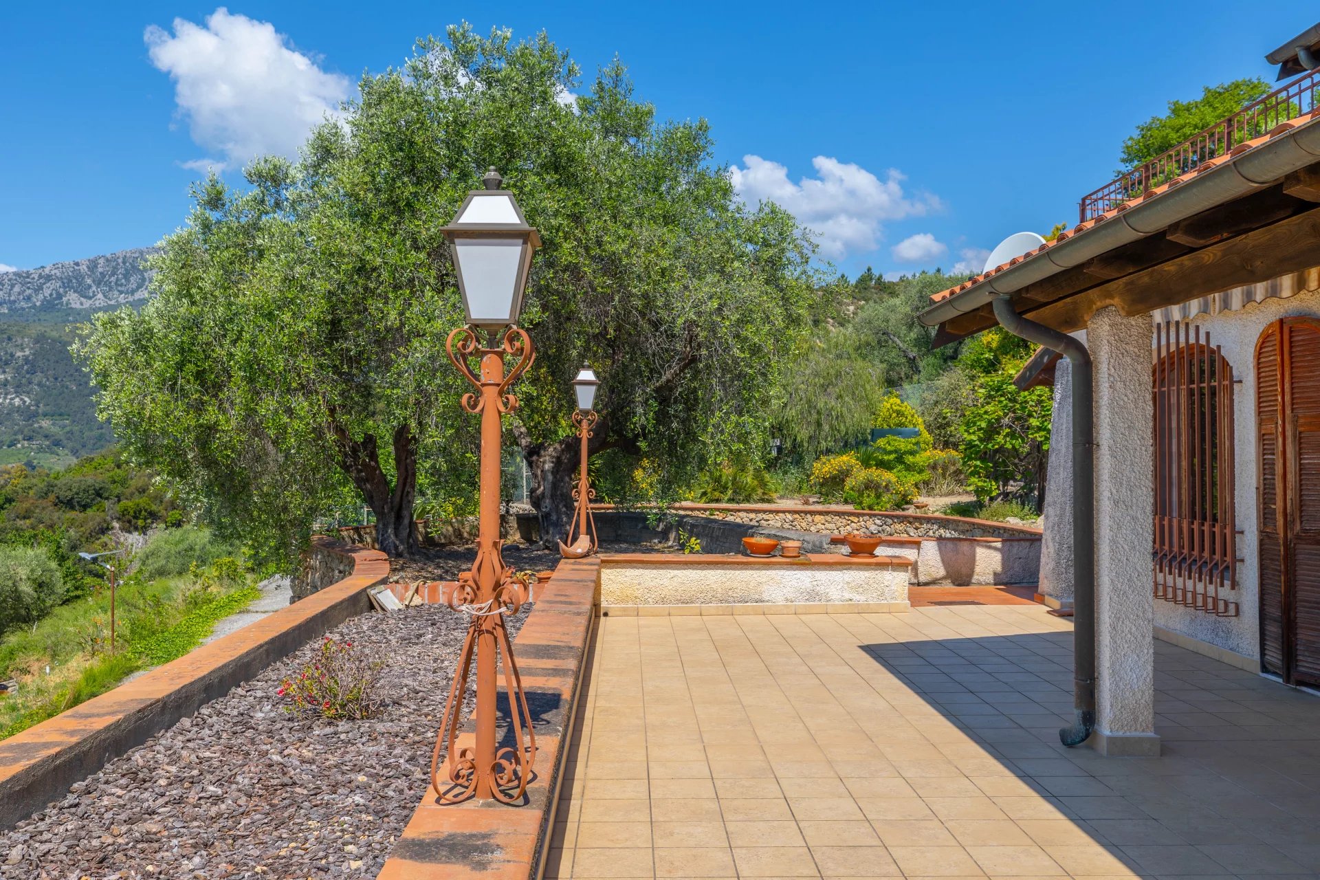 Charmante villa à San Lorenzo avec vue panoramique sur la mer et les montagnes