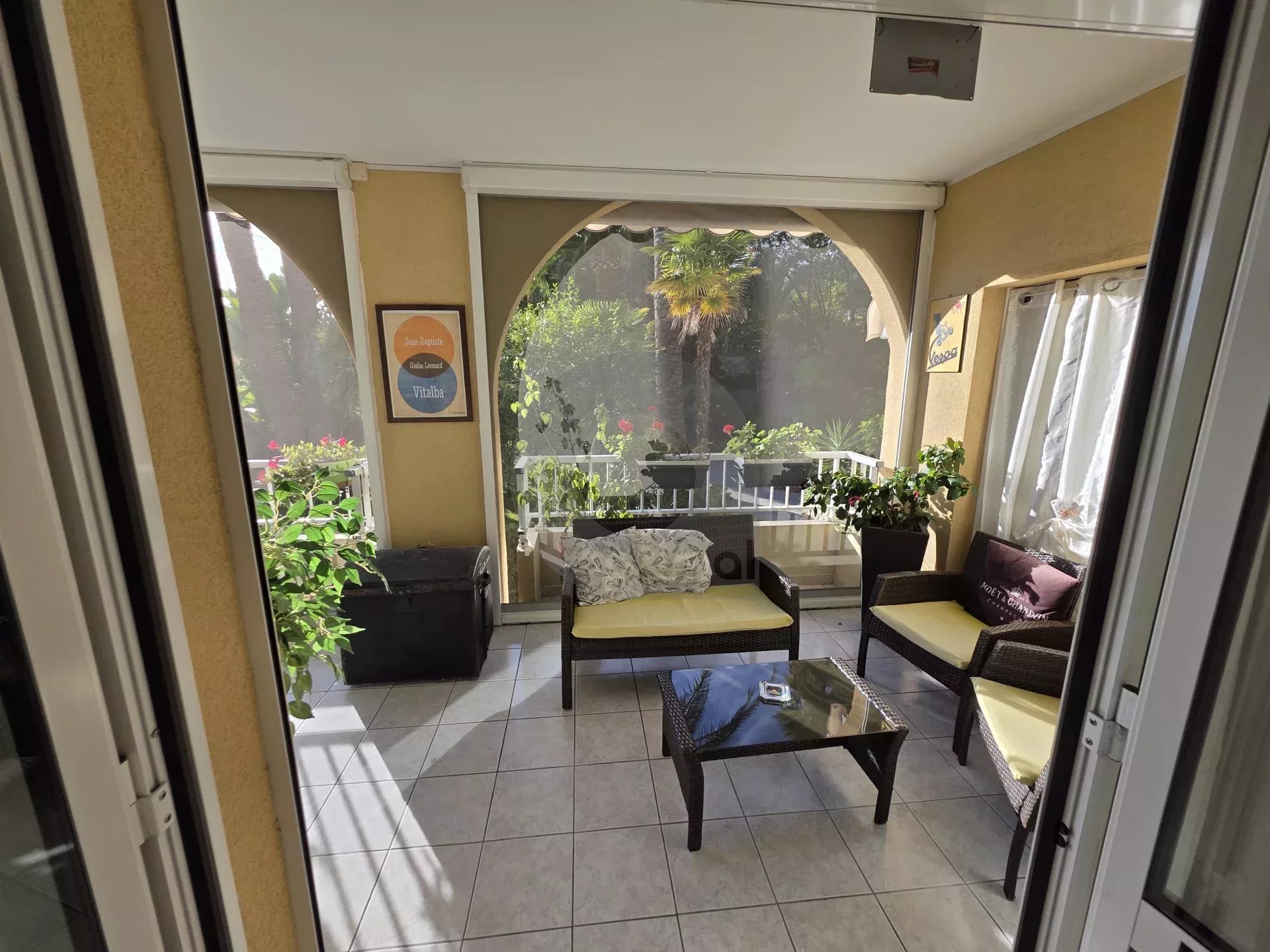 BEAU QUATRE PIECES TERRASSE DOUBLE GARAGE MENTON GARAVAN