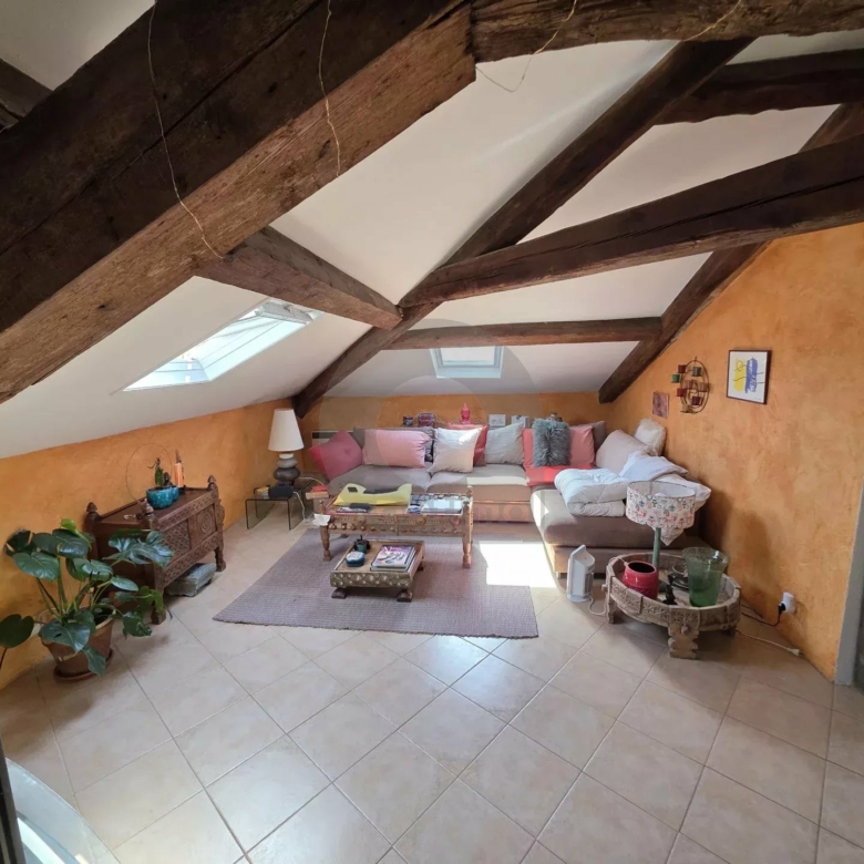 APPARTEMENT TROIS PIECES MENTON MAIRIE DERNIER ETAGE
