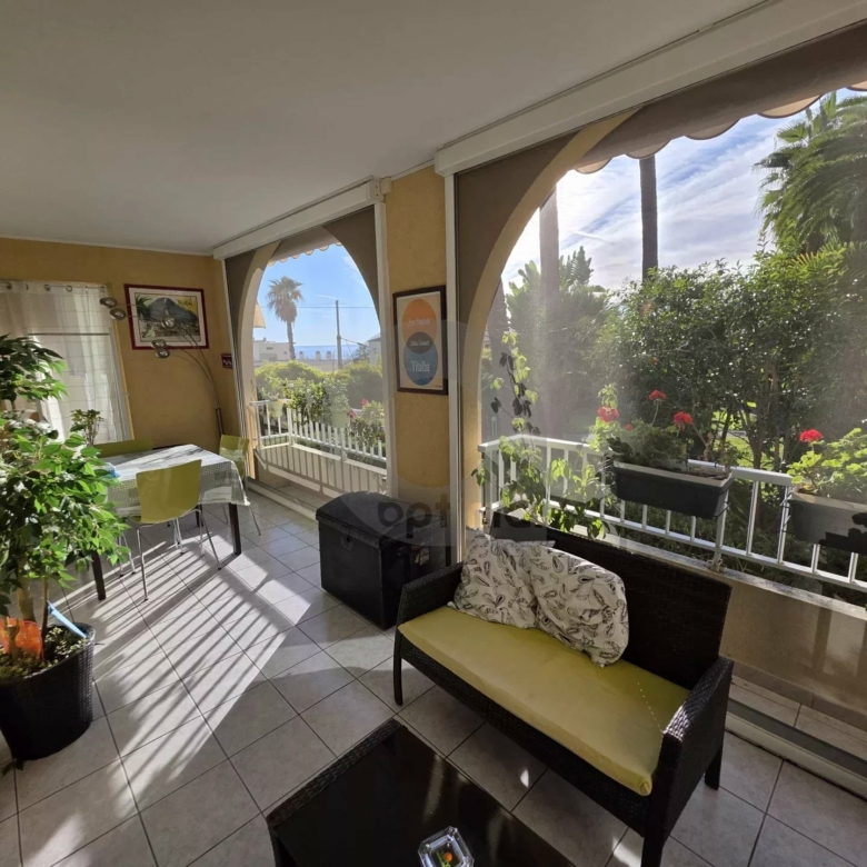 BEAU QUATRE PIECES TERRASSE DOUBLE GARAGE MENTON GARAVAN