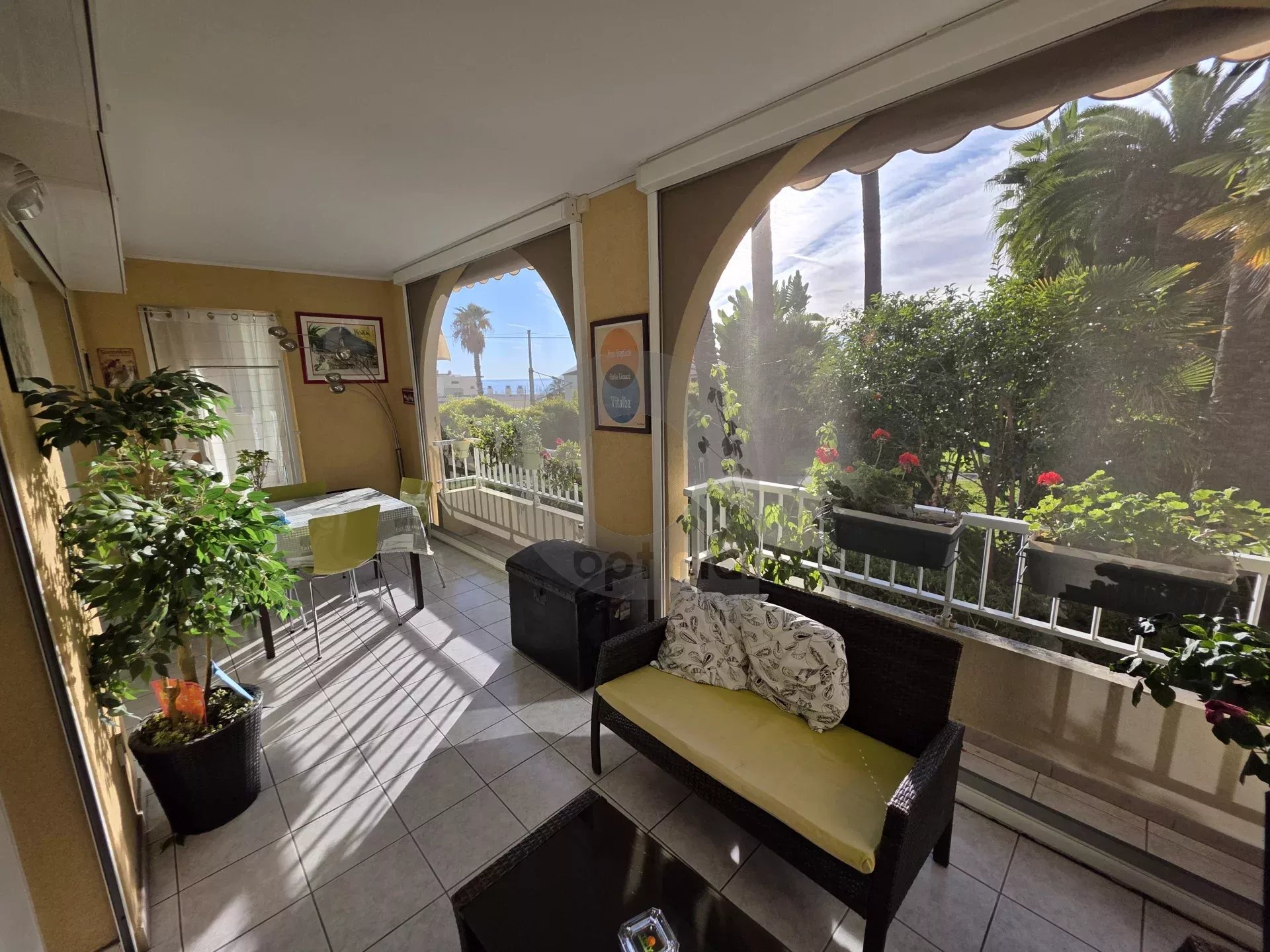 BEAU QUATRE PIECES TERRASSE DOUBLE GARAGE MENTON GARAVAN
