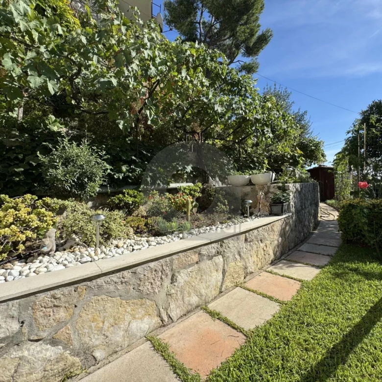VILLA ROQUEBRUNE VUE MER EXCELLENT ÉTAT TERRASSE JARDIN GARAGE