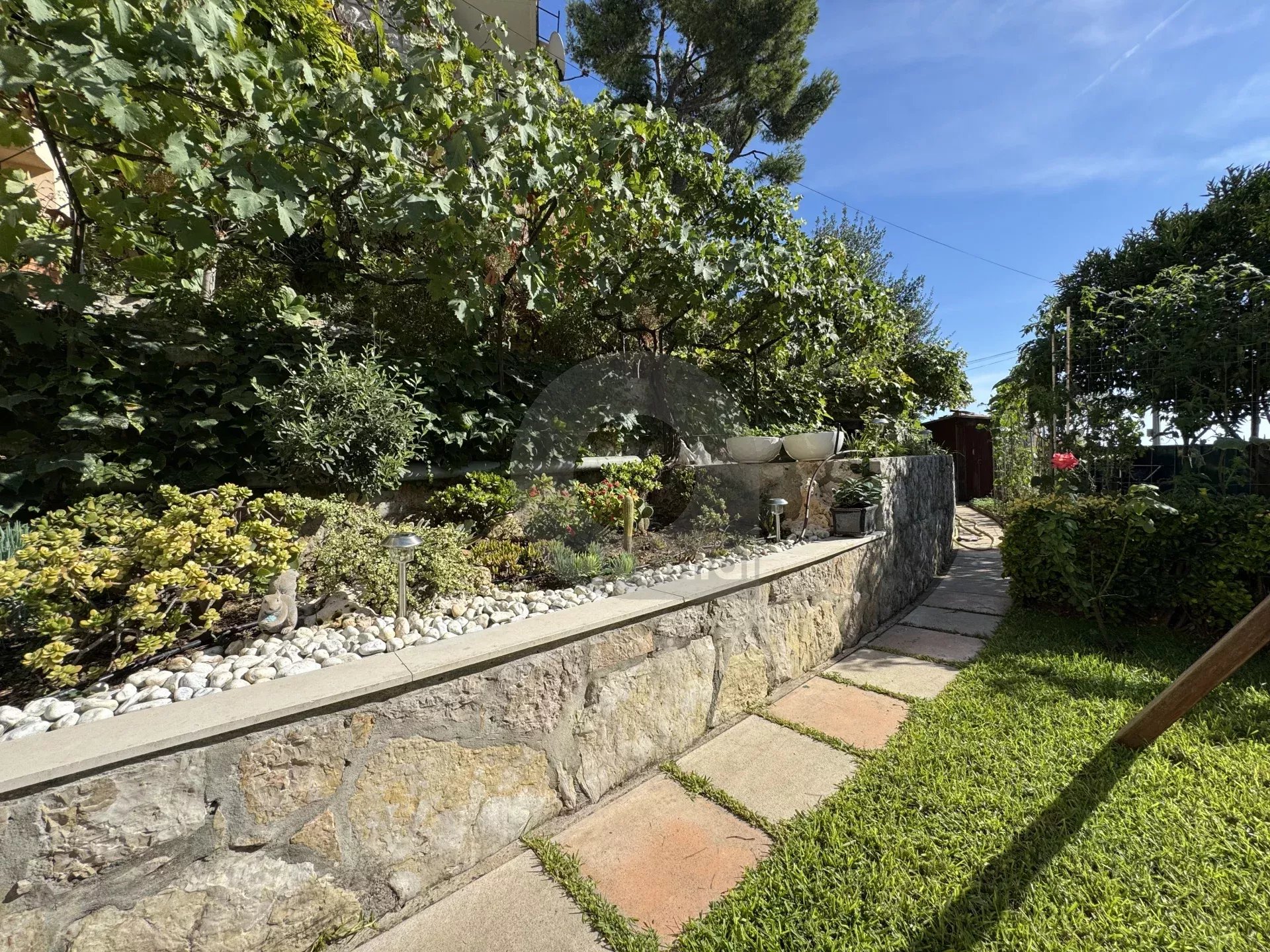 VILLA ROQUEBRUNE VUE MER EXCELLENT ÉTAT TERRASSE JARDIN GARAGE