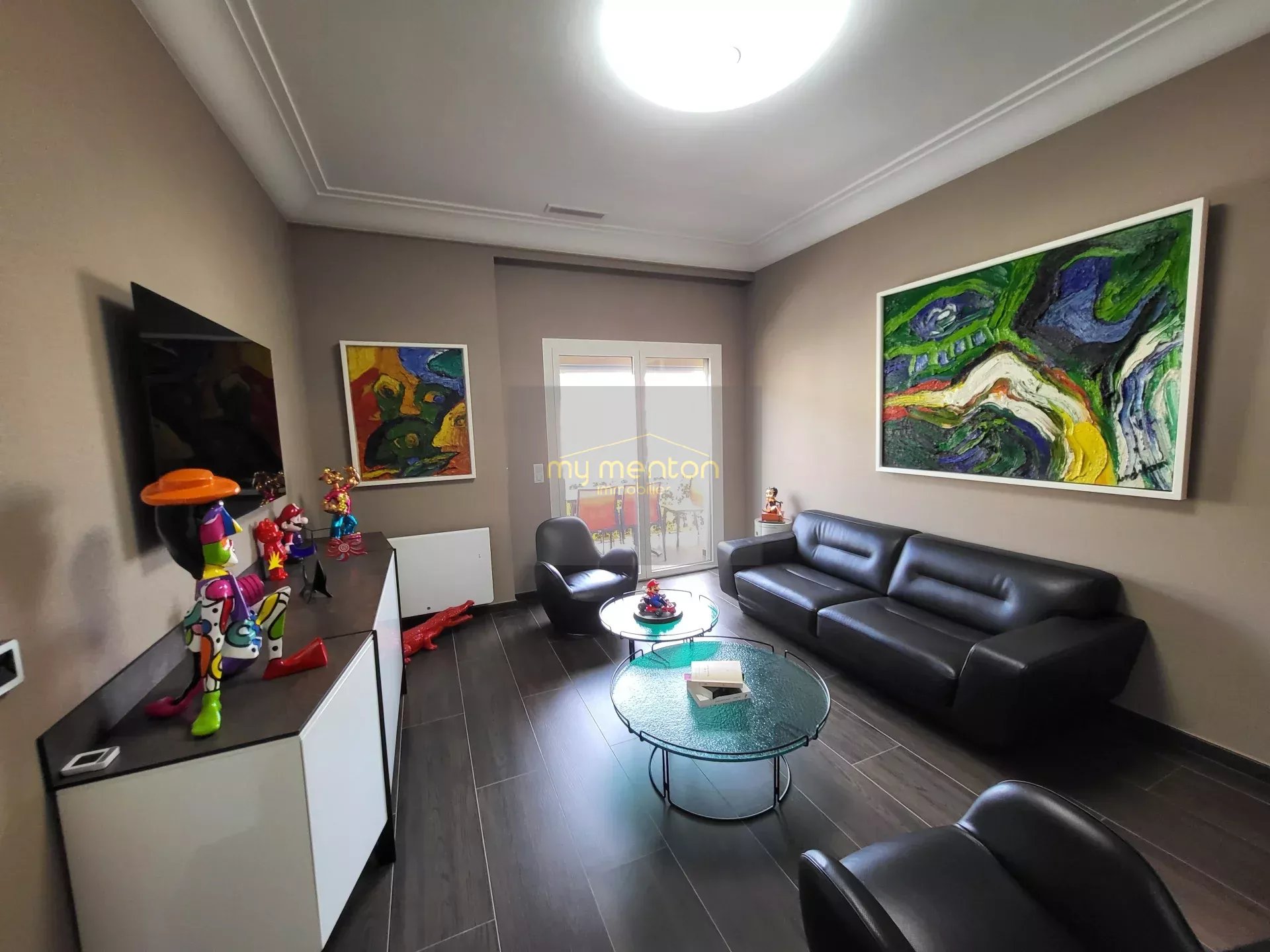 Appartement d’exception – Dernier étage, balcons et vue mer – Menton Centre