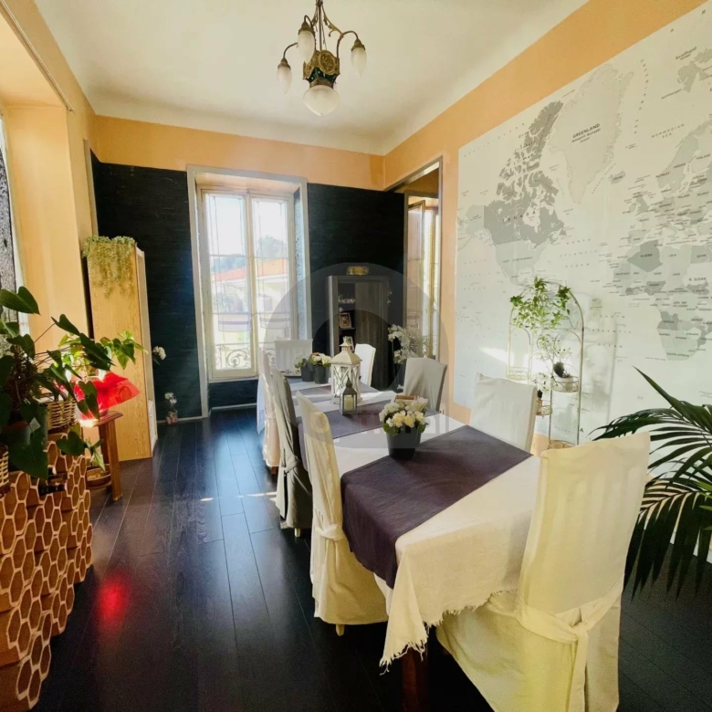 SUPERBE APPARTEMENT DE 5 PIECES – centre ville