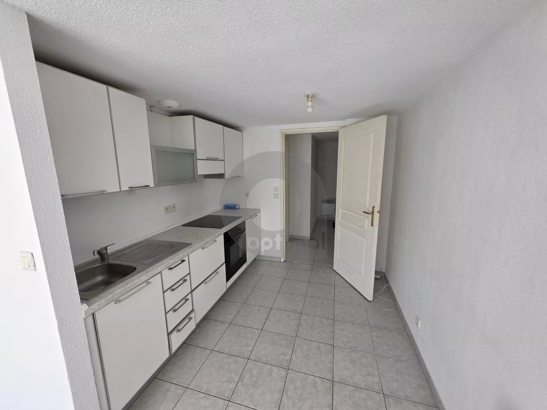 APPARTEMENT DEUX PIECES TERRASSE MENTON PROCHE CARNOLES